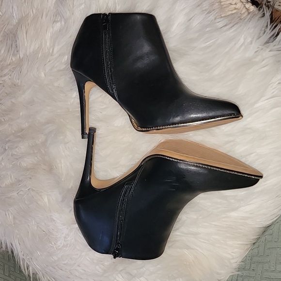 BCB Generation Black Heeled Boot - Picture 5 of 9